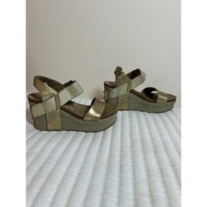 OTBT Bushnell Wedge Sandals Gold Metallic Leather Cork Platform Women's 9.5M
